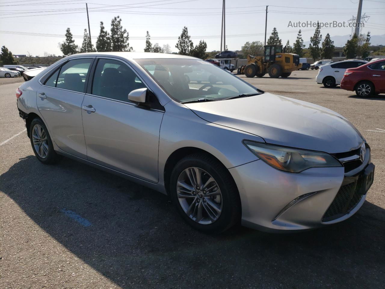 2016 Toyota Camry Le Серебряный vin: 4T1BF1FK4GU998948