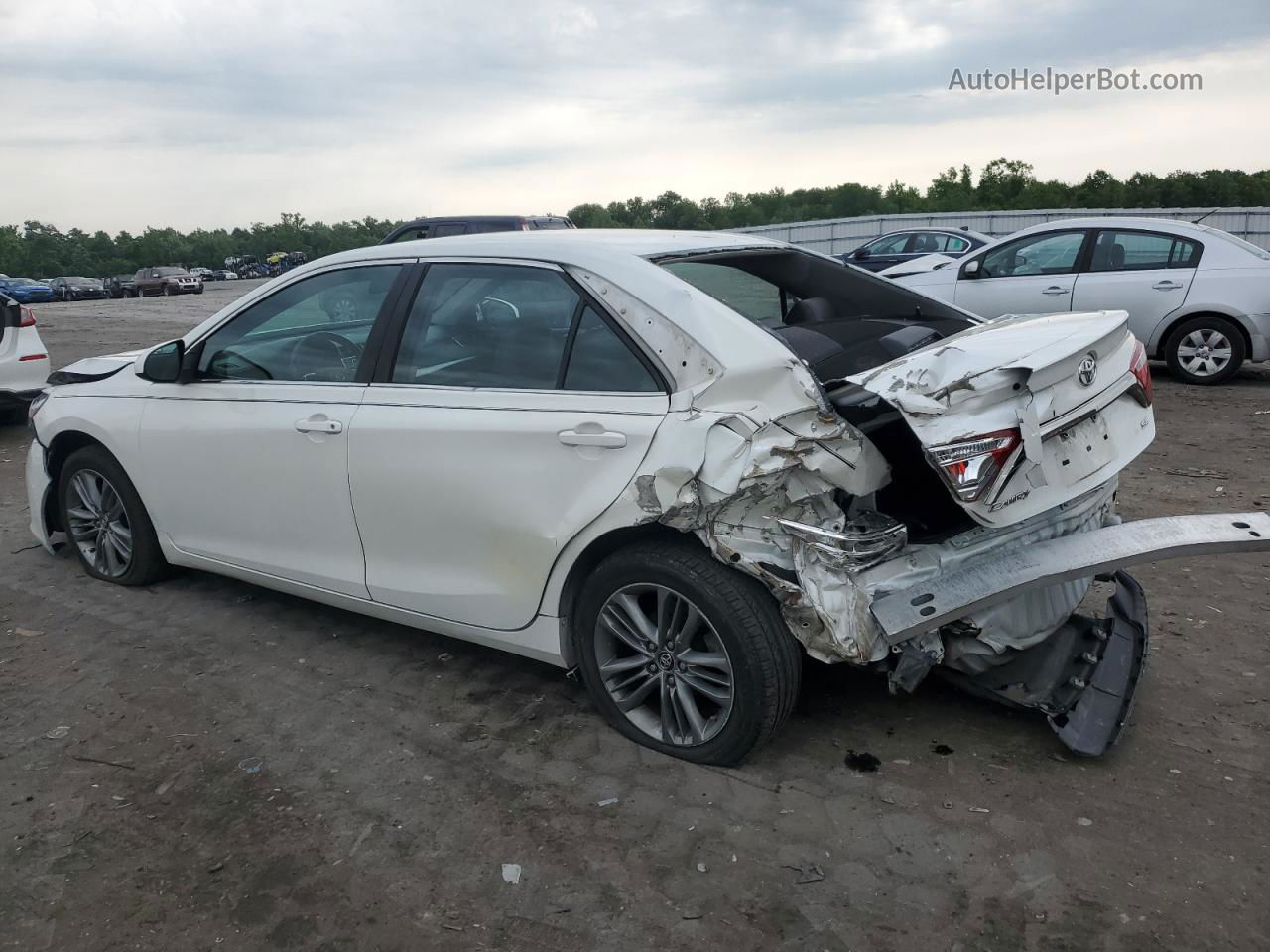 2017 Toyota Camry Le White vin: 4T1BF1FK4HU280883