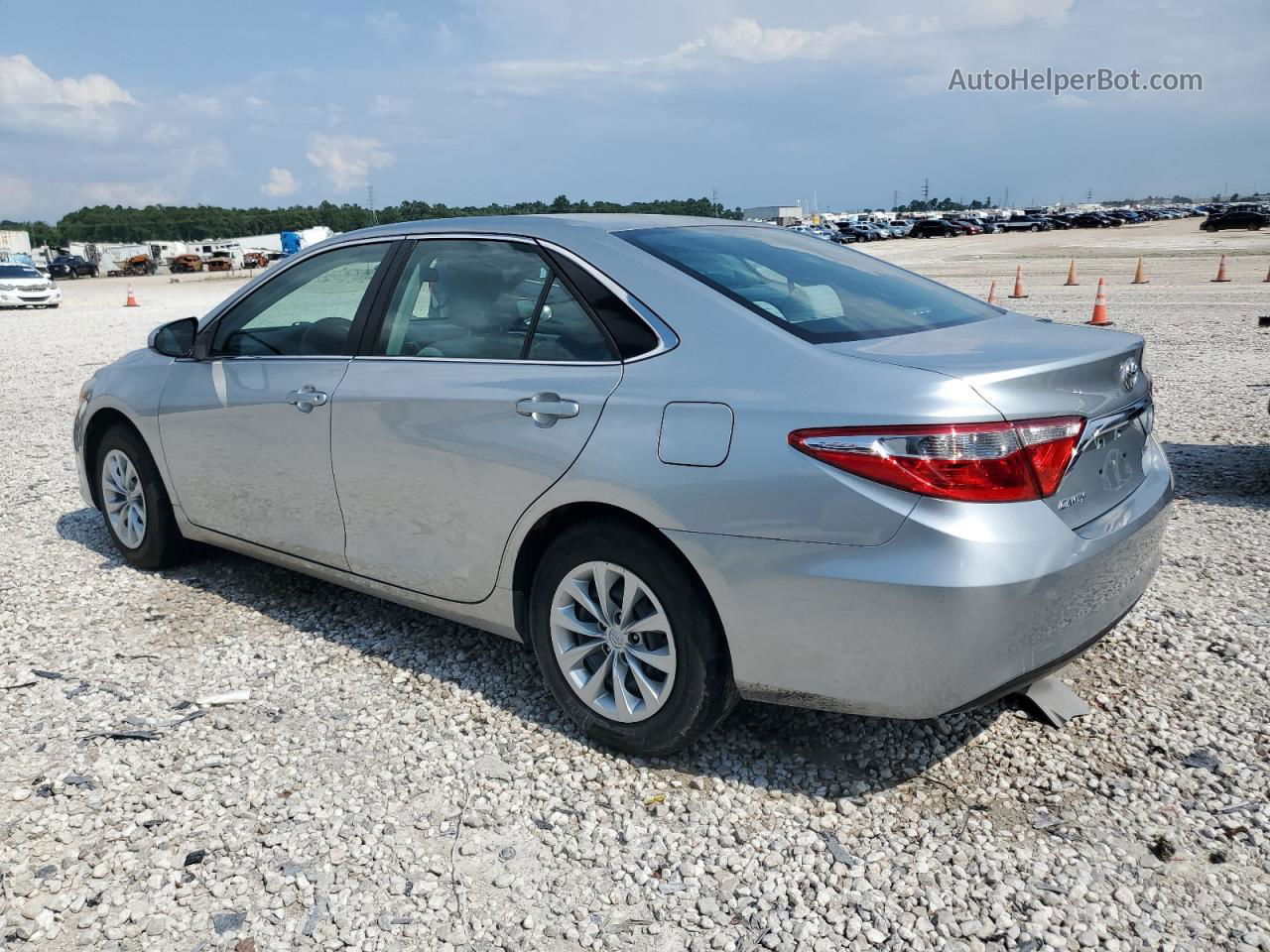 2017 Toyota Camry Le Silver vin: 4T1BF1FK4HU282763