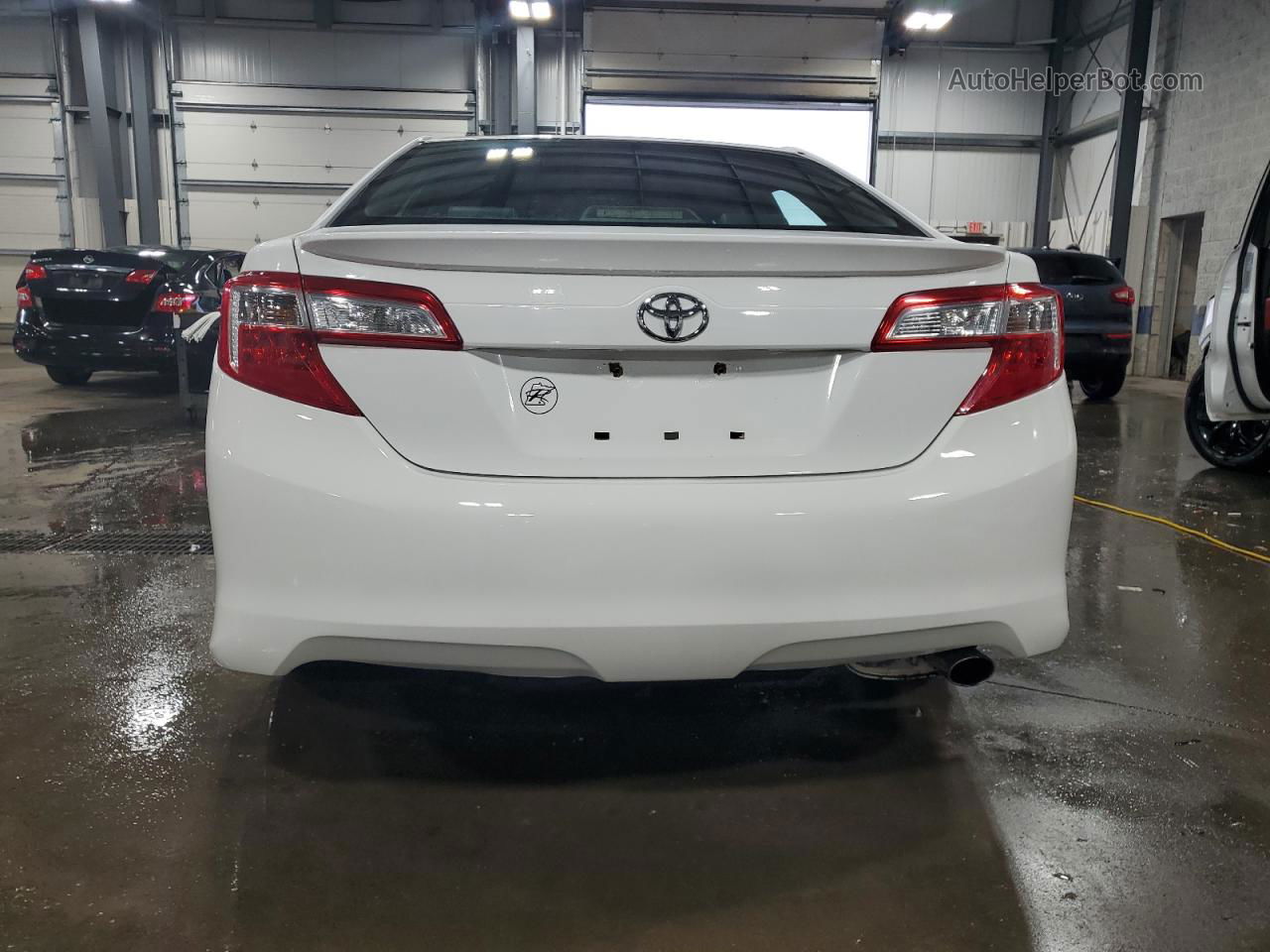 2012 Toyota Camry Base White vin: 4T1BF1FK5CU568405