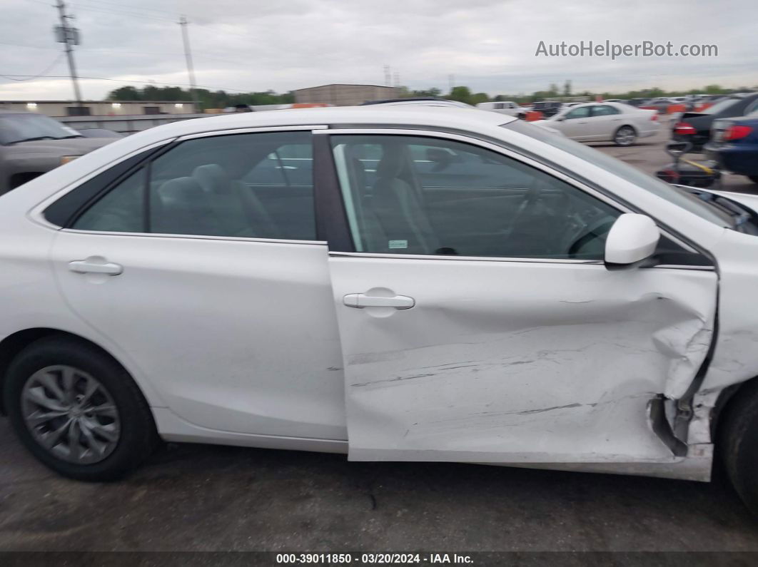 2016 Toyota Camry Le White vin: 4T1BF1FK5GU515922