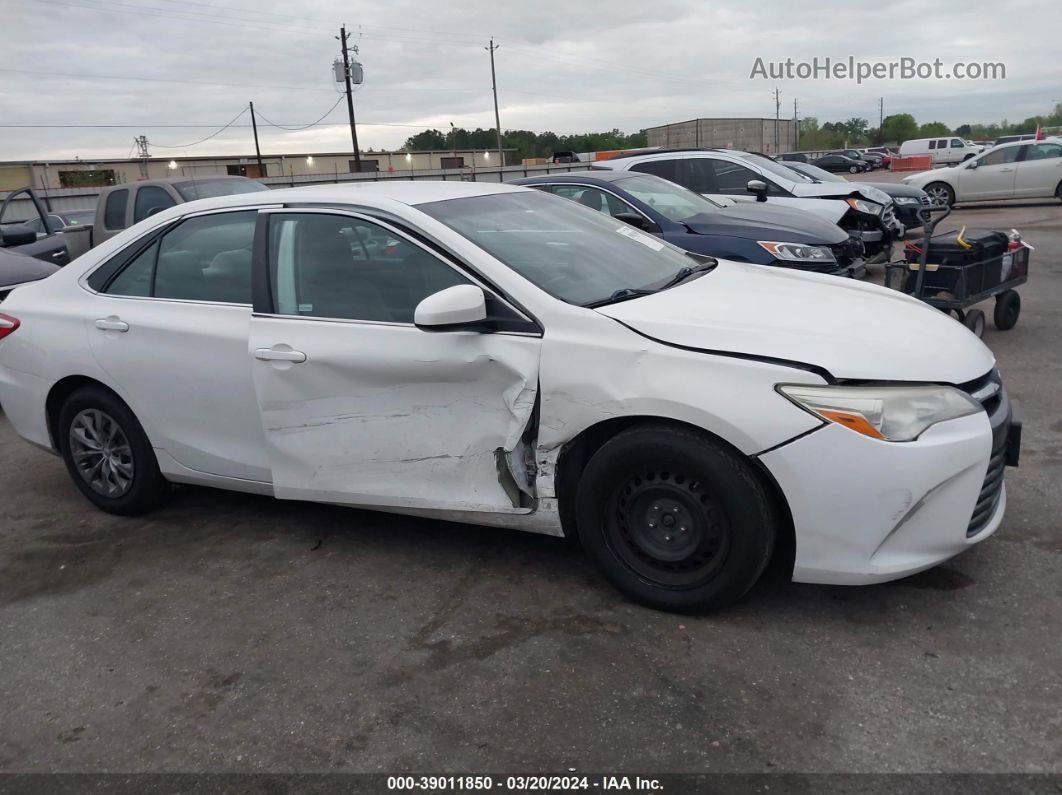 2016 Toyota Camry Le White vin: 4T1BF1FK5GU515922