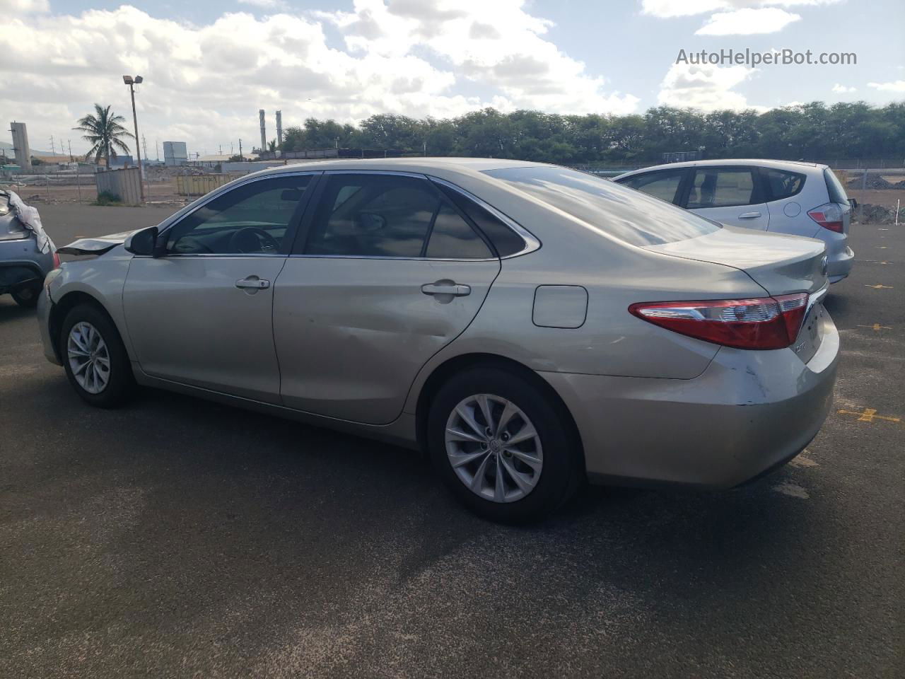 2016 Toyota Camry Le Silver vin: 4T1BF1FK5GU579667