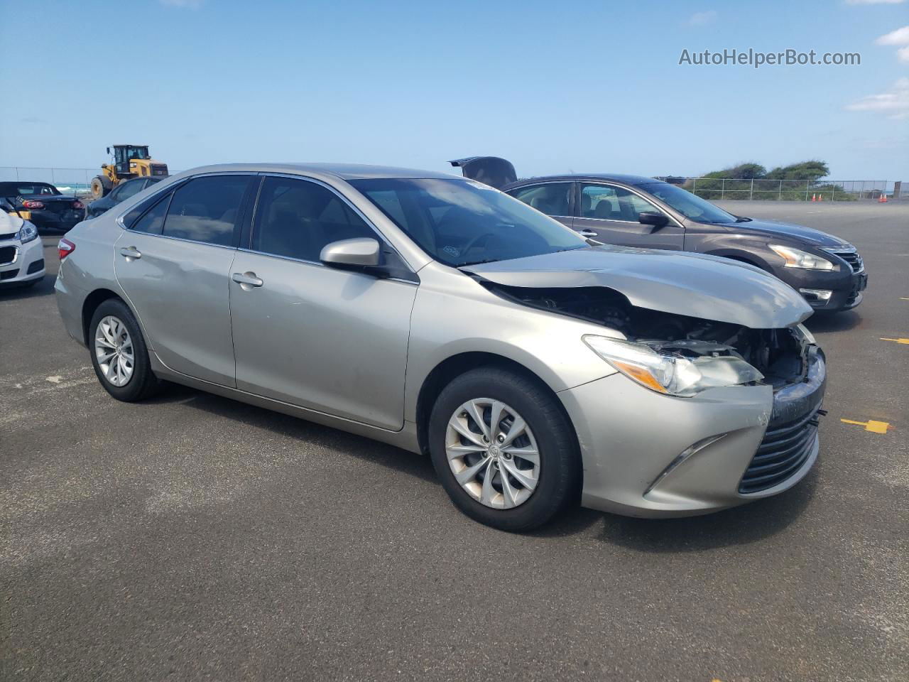 2016 Toyota Camry Le Silver vin: 4T1BF1FK5GU579667