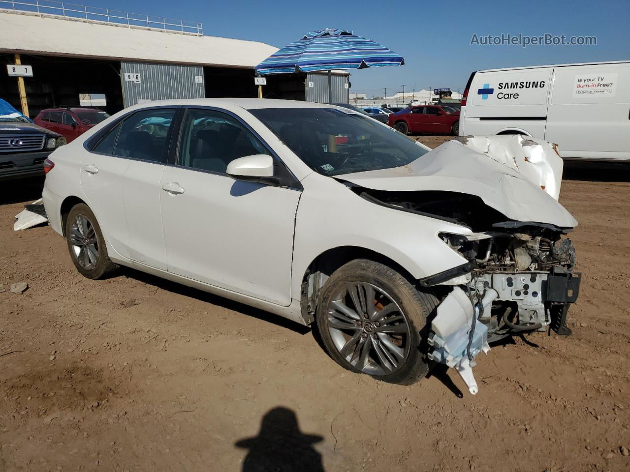 2016 Toyota Camry Le White vin: 4T1BF1FK6GU131177