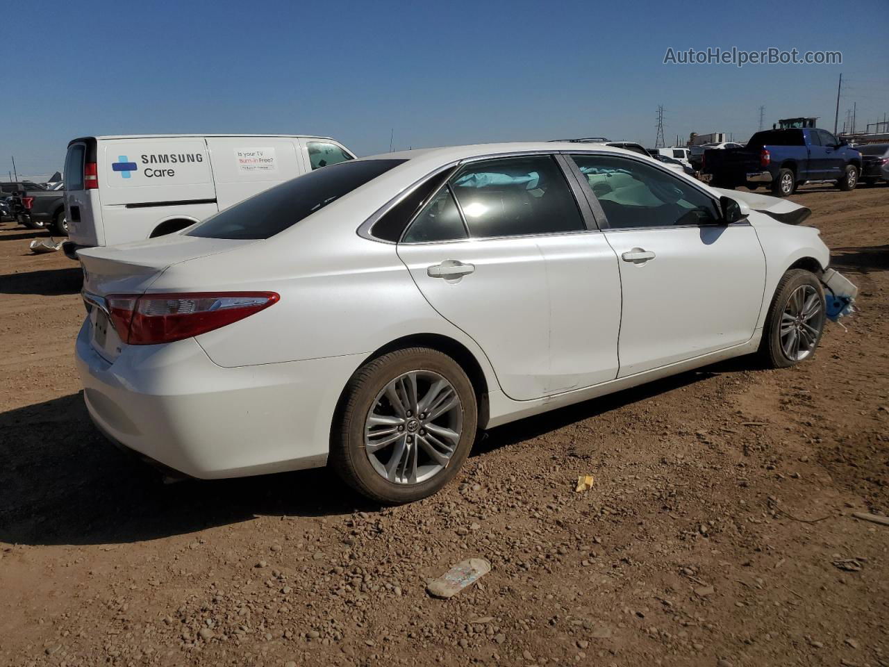 2016 Toyota Camry Le White vin: 4T1BF1FK6GU131177