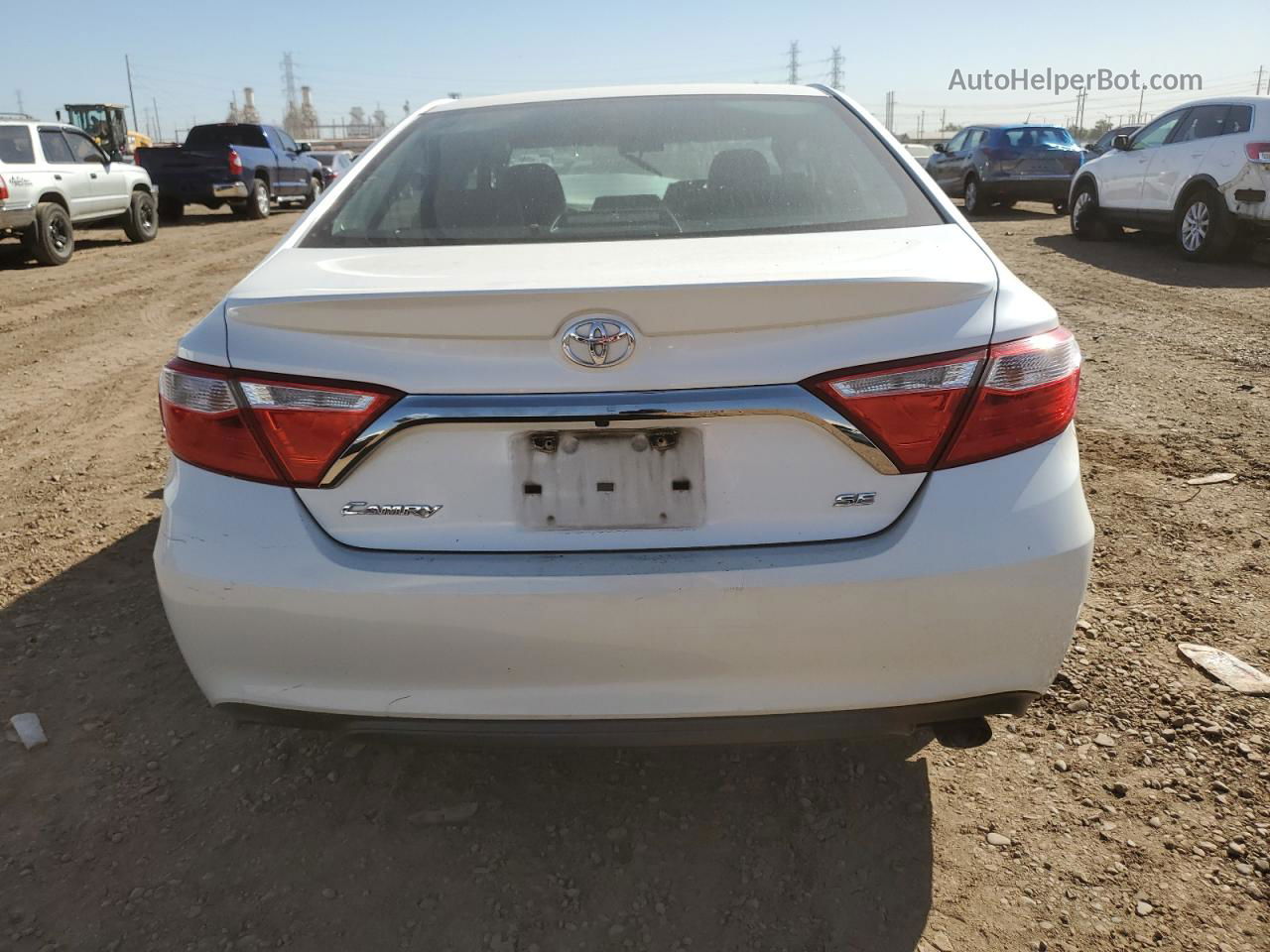 2016 Toyota Camry Le White vin: 4T1BF1FK6GU131177