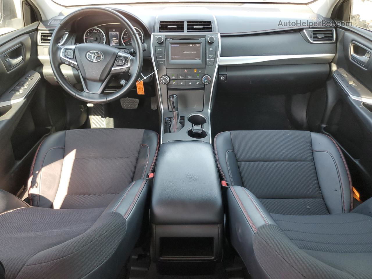 2016 Toyota Camry Le Серебряный vin: 4T1BF1FK6GU144527