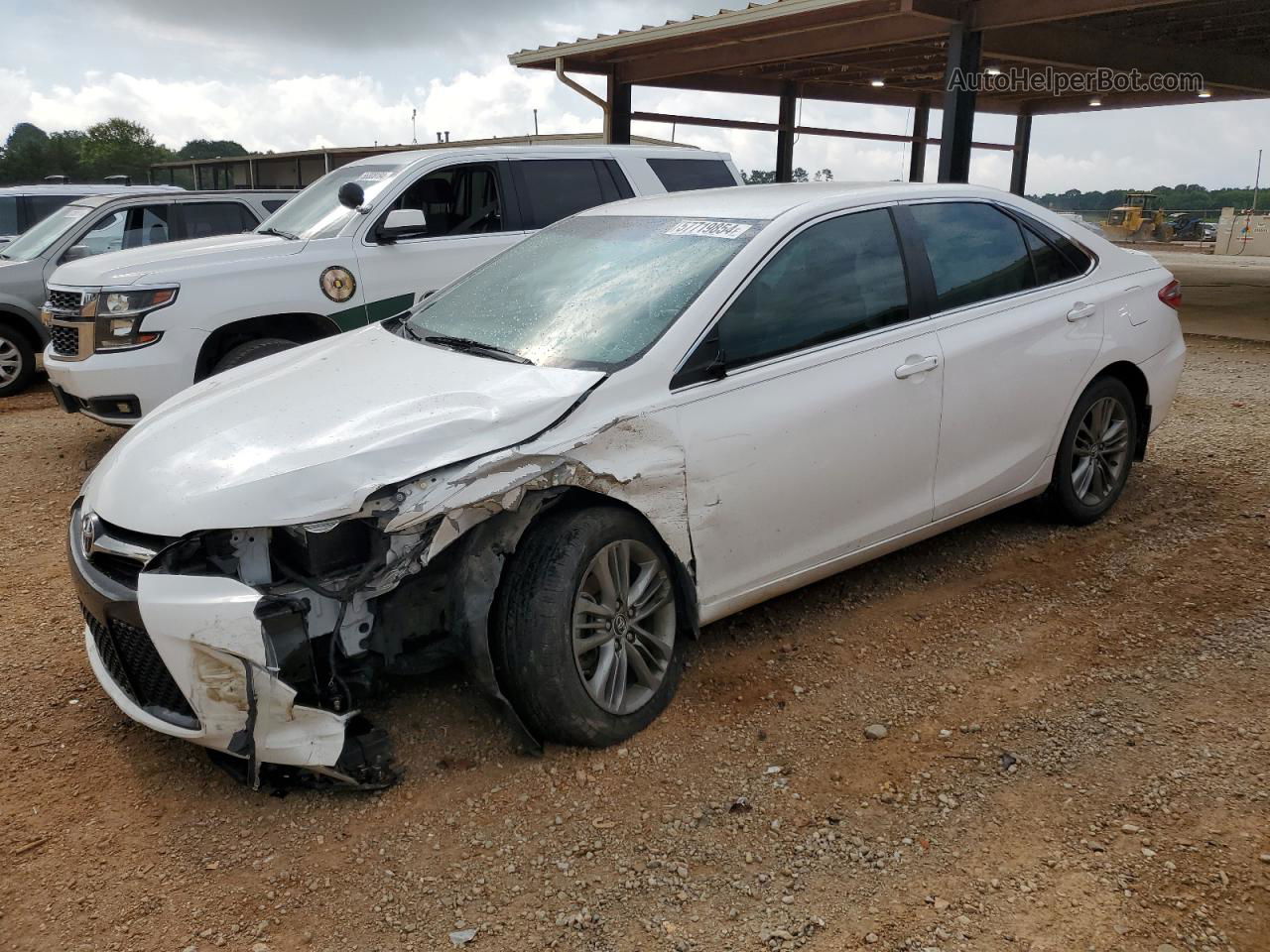 2016 Toyota Camry Le White vin: 4T1BF1FK6GU146536