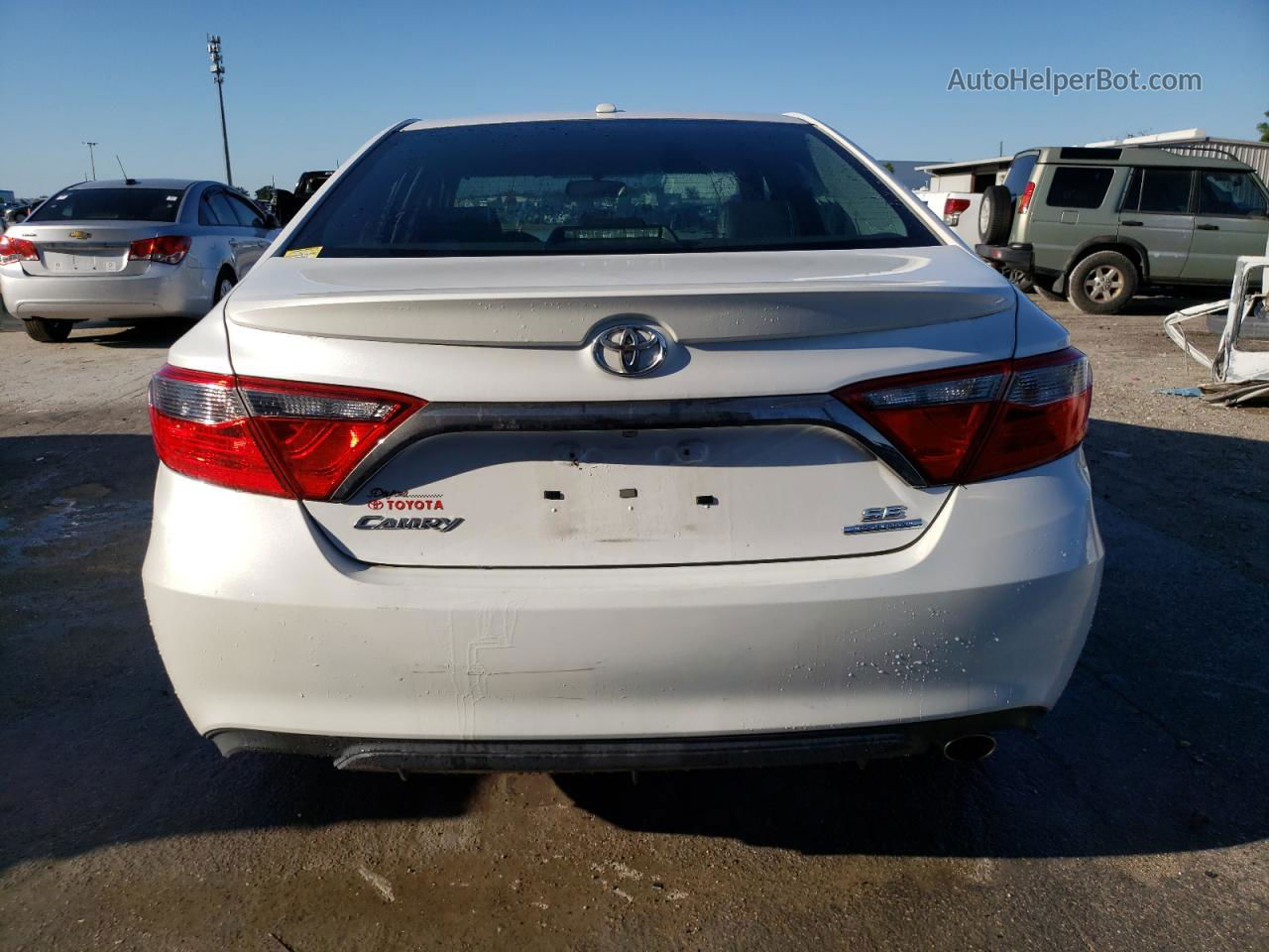 2016 Toyota Camry Le White vin: 4T1BF1FK6GU178791