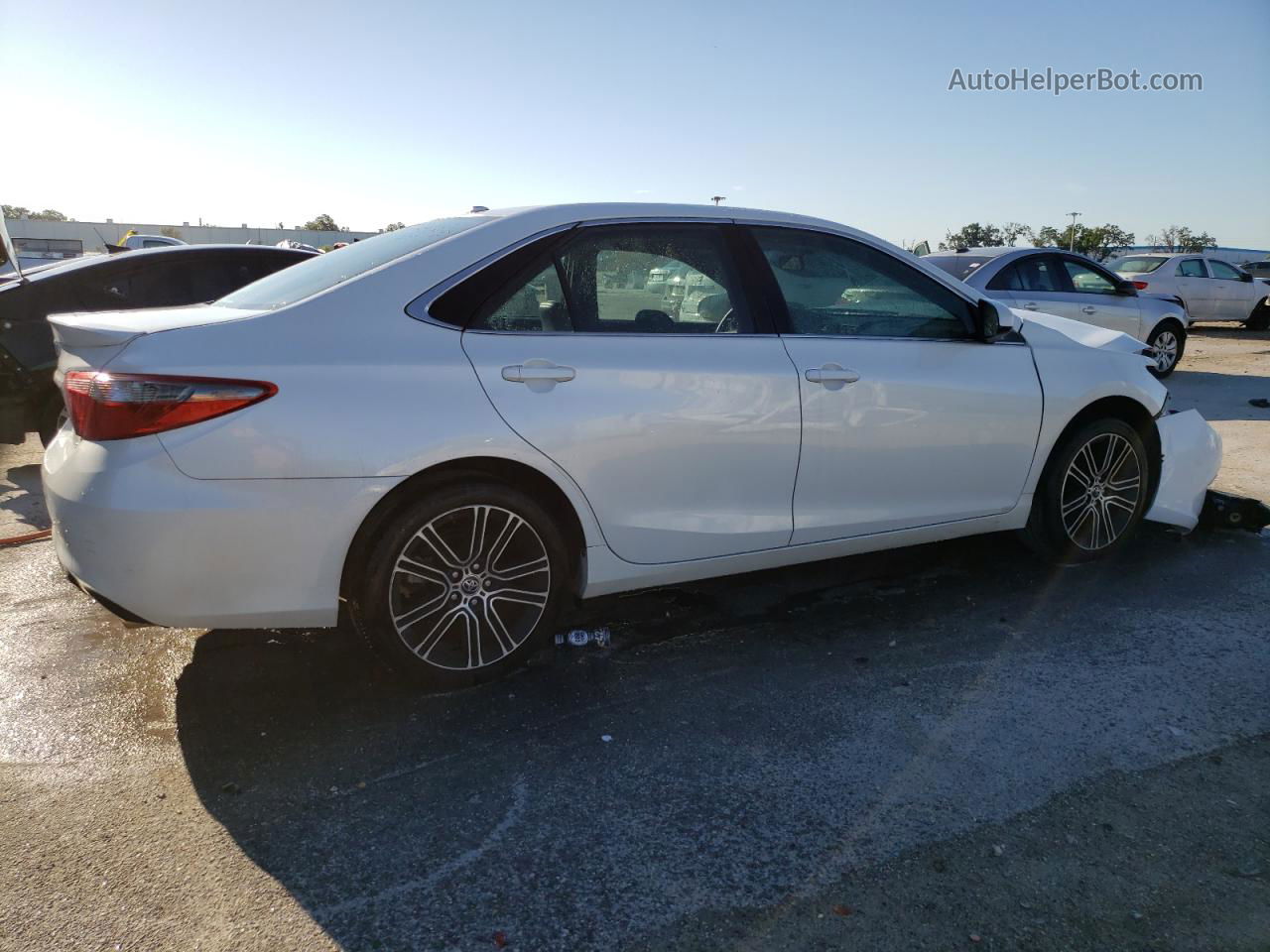 2016 Toyota Camry Le White vin: 4T1BF1FK6GU178791