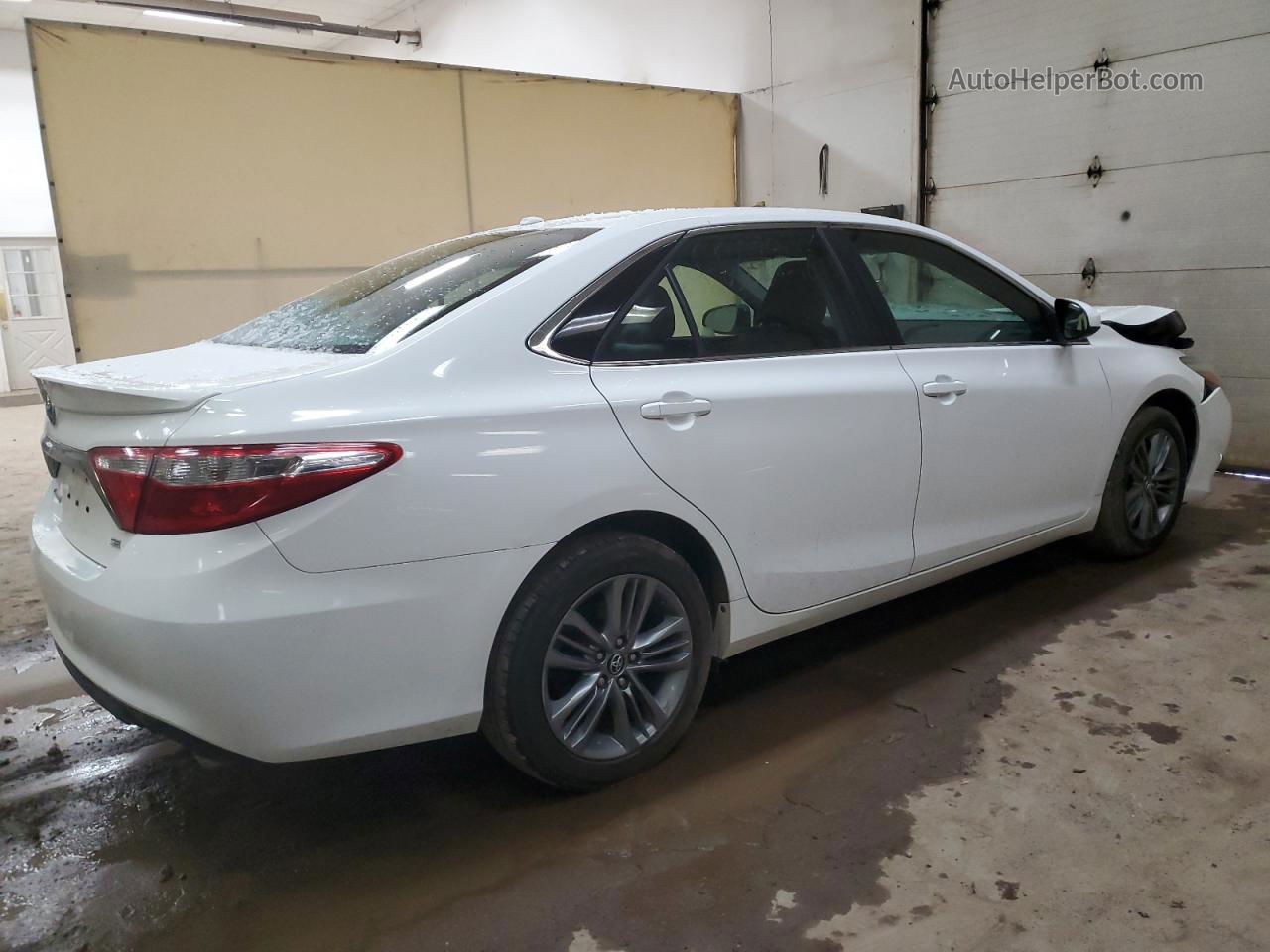 2016 Toyota Camry Le Белый vin: 4T1BF1FK6GU213880