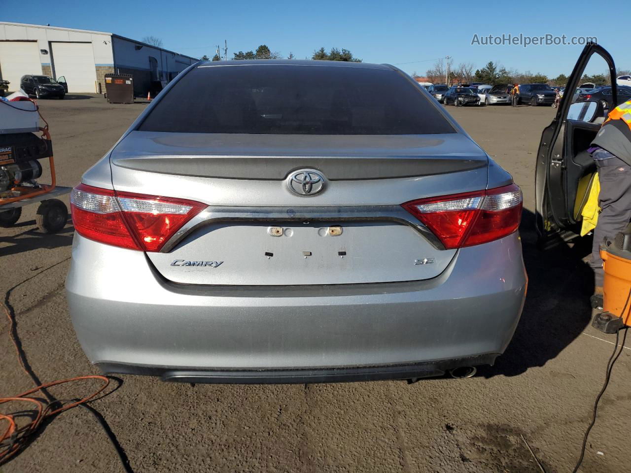 2016 Toyota Camry Le Серебряный vin: 4T1BF1FK6GU219212