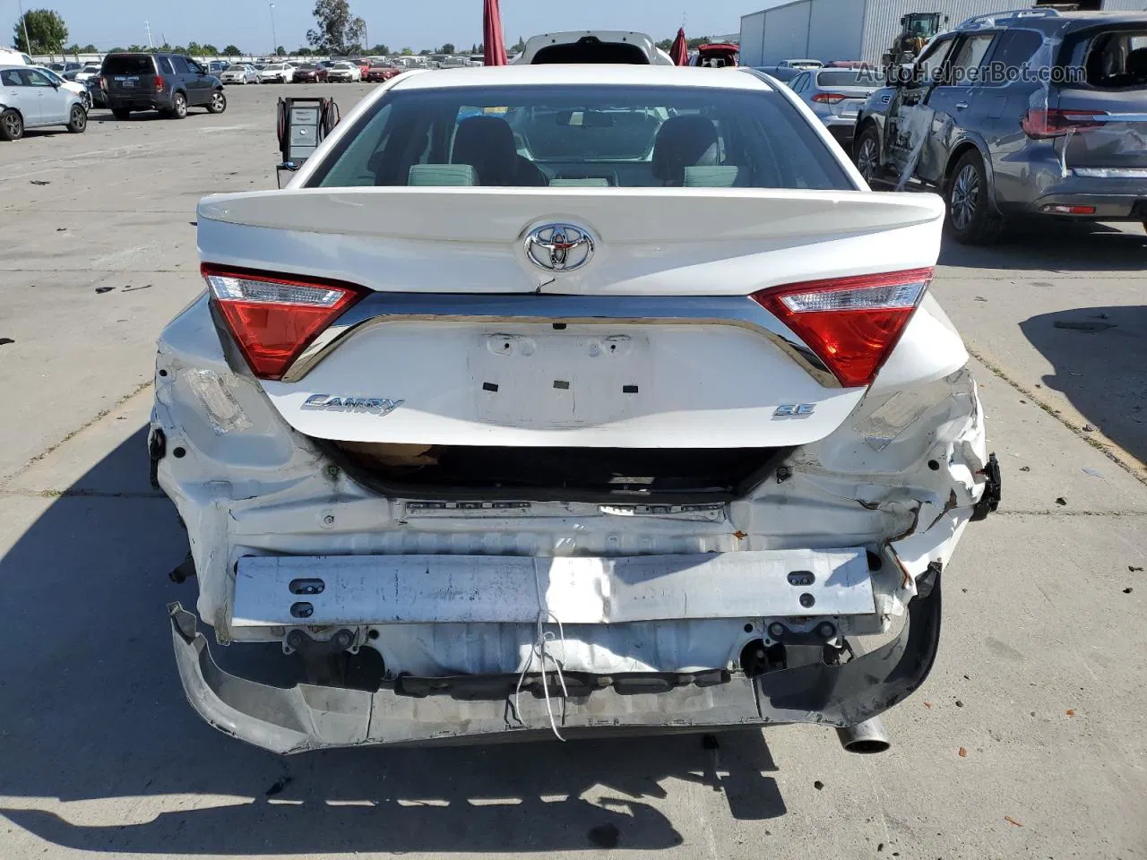 2016 Toyota Camry Le White vin: 4T1BF1FK6GU239217