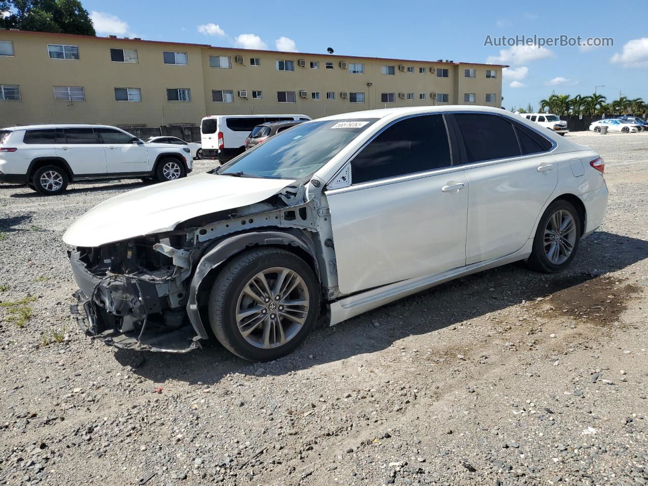 2016 Toyota Camry Le White vin: 4T1BF1FK6GU264523