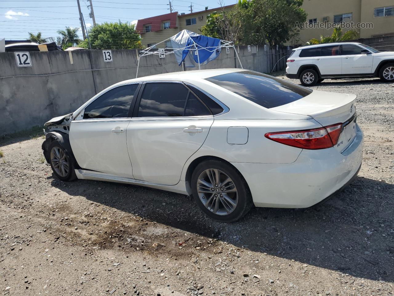 2016 Toyota Camry Le White vin: 4T1BF1FK6GU264523