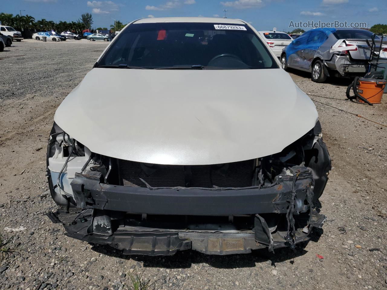 2016 Toyota Camry Le White vin: 4T1BF1FK6GU264523