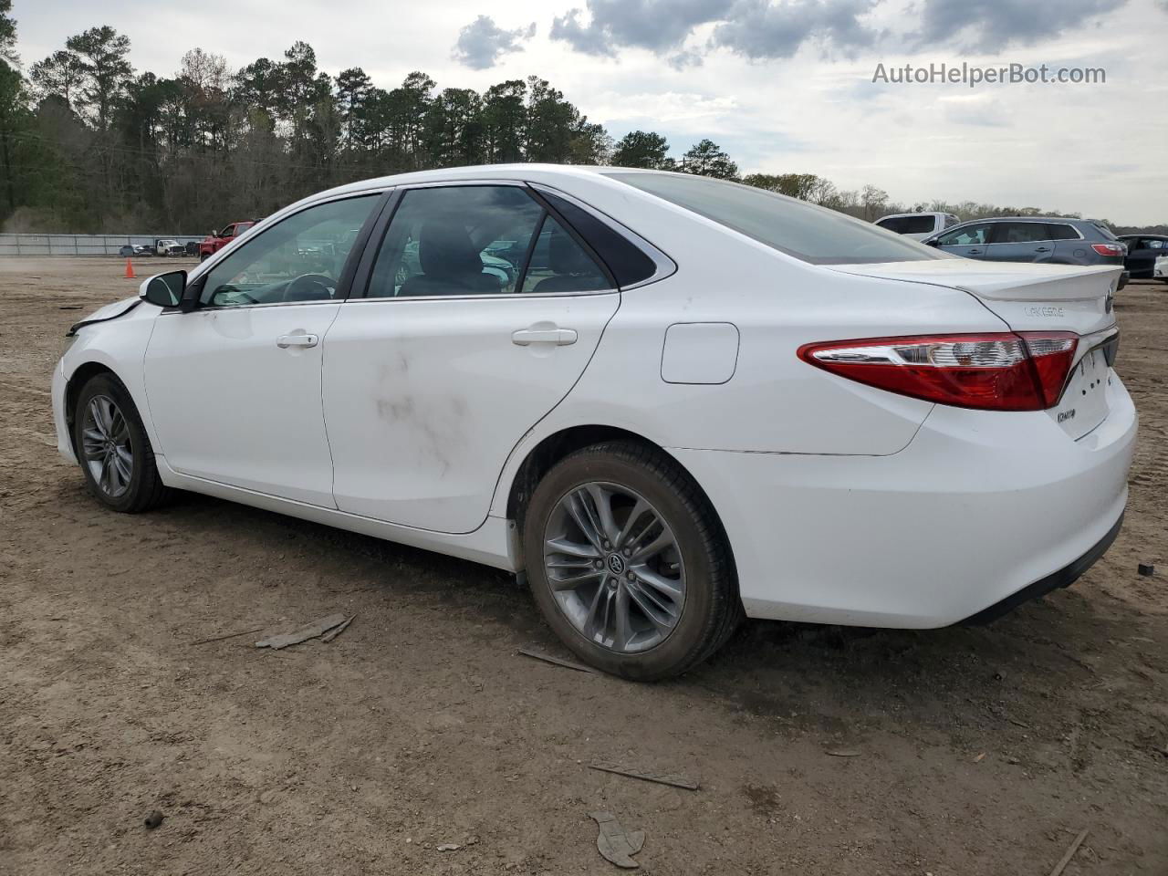 2016 Toyota Camry Le White vin: 4T1BF1FK6GU529974