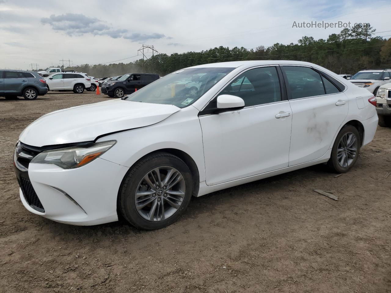 2016 Toyota Camry Le White vin: 4T1BF1FK6GU529974