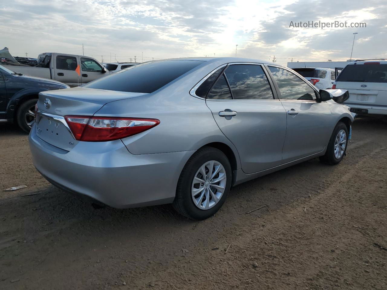 2016 Toyota Camry Le Silver vin: 4T1BF1FK6GU568984