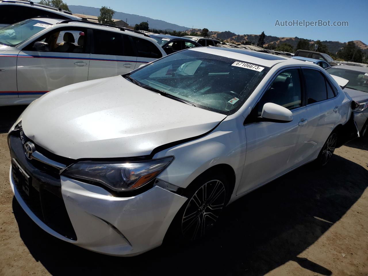 2016 Toyota Camry Le White vin: 4T1BF1FK7GU553233