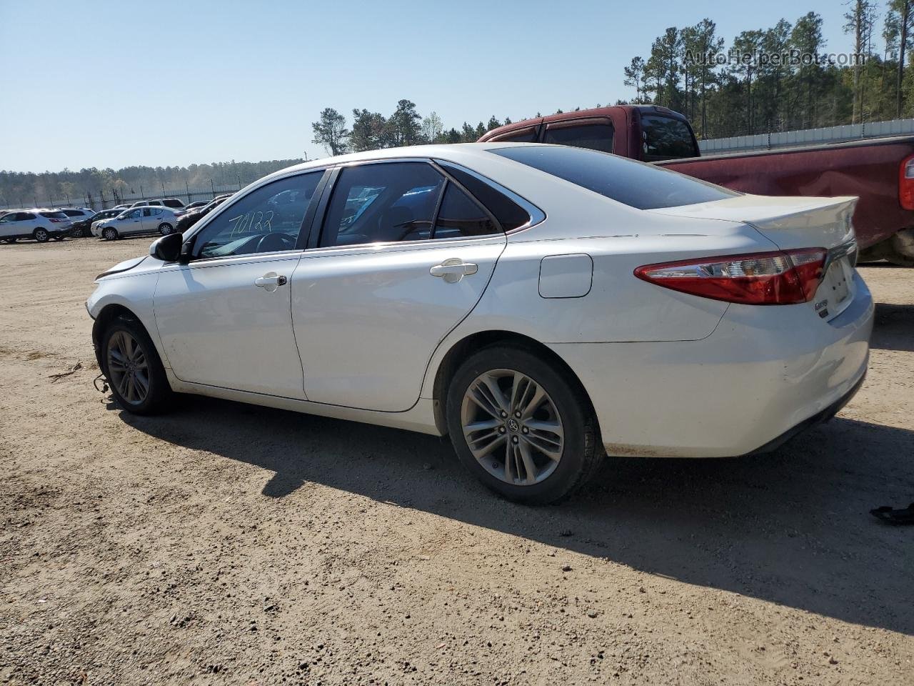2017 Toyota Camry Le White vin: 4T1BF1FK7HU293451