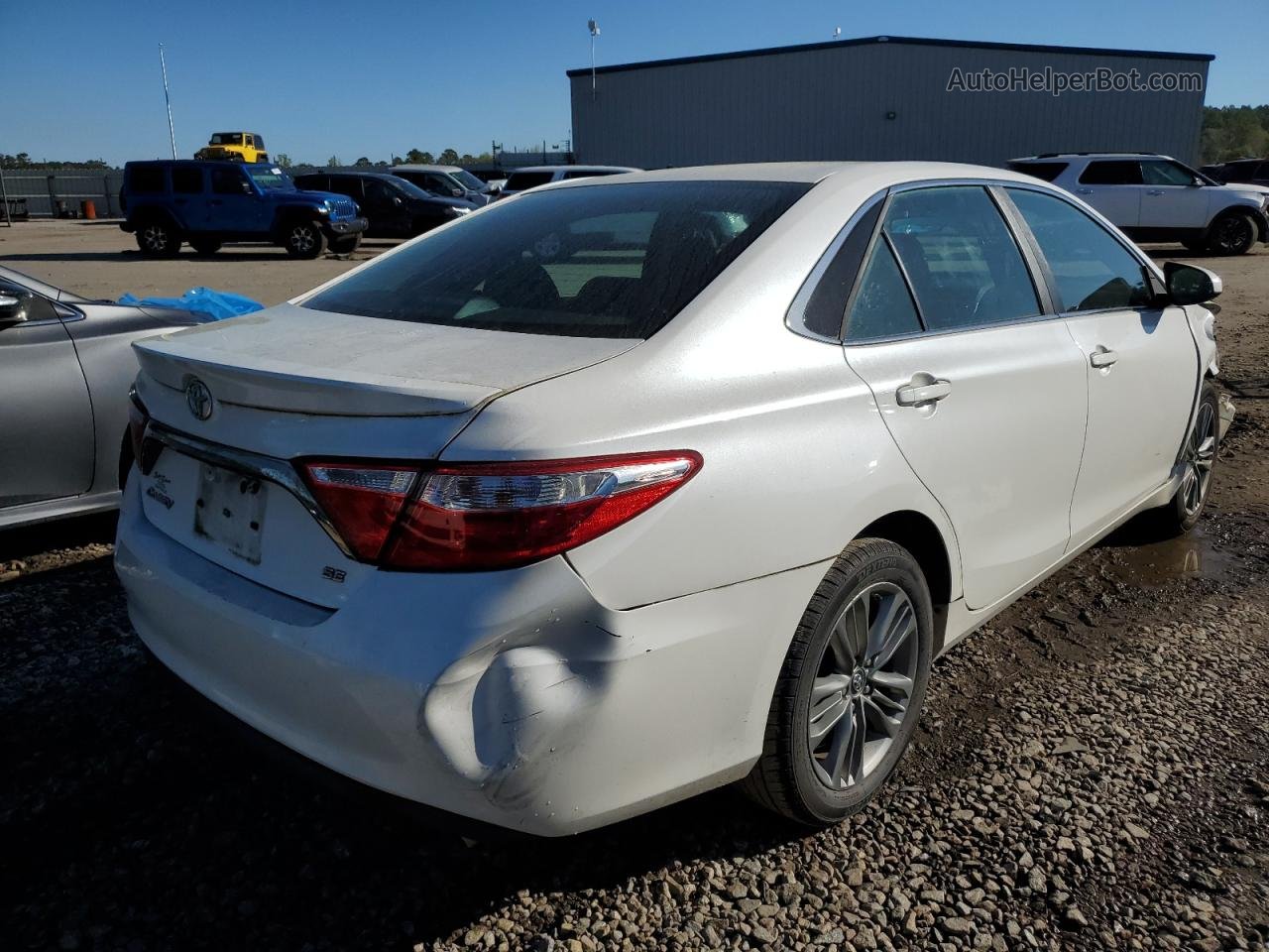 2017 Toyota Camry Le White vin: 4T1BF1FK7HU373218