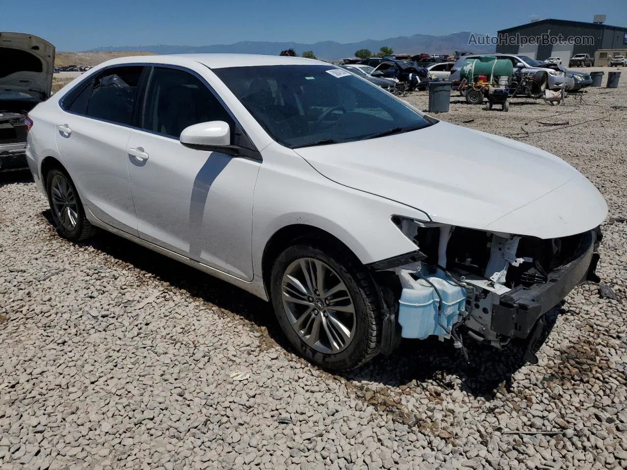 2017 Toyota Camry Le White vin: 4T1BF1FK7HU625680