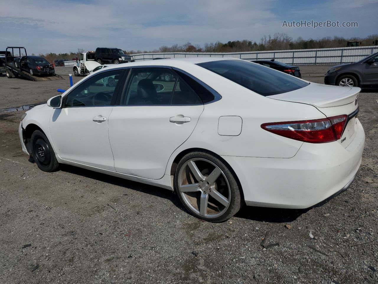 2016 Toyota Camry Le White vin: 4T1BF1FK8GU123193