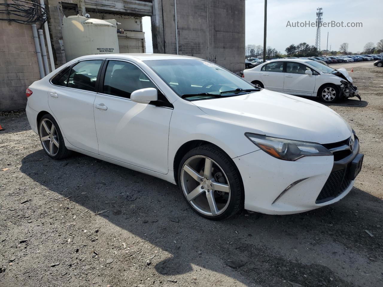 2016 Toyota Camry Le White vin: 4T1BF1FK8GU123193