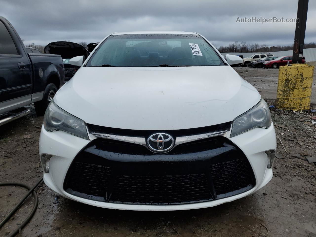 2016 Toyota Camry Le White vin: 4T1BF1FK8GU127275