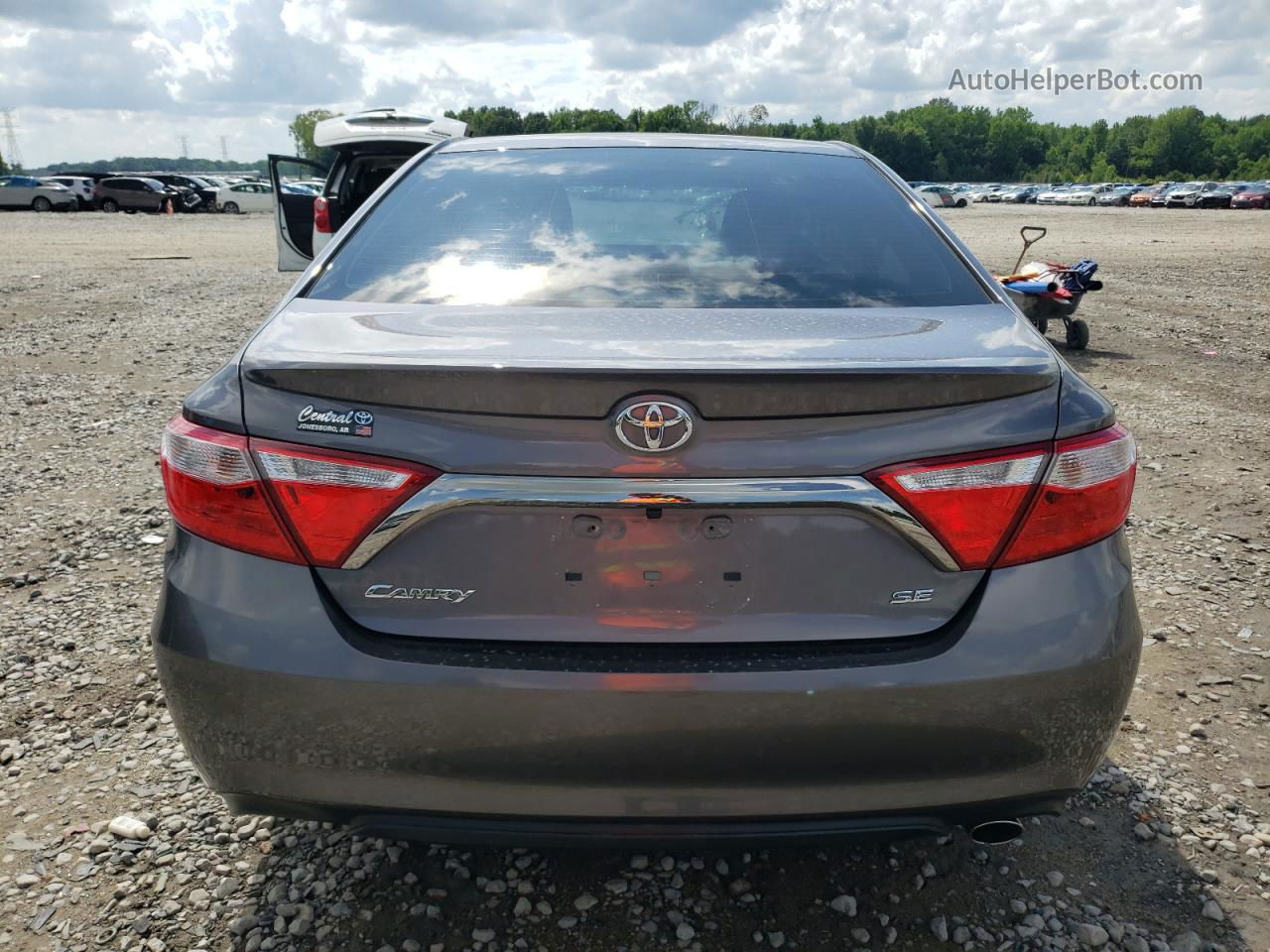 2016 Toyota Camry Le Gray vin: 4T1BF1FK8GU170191