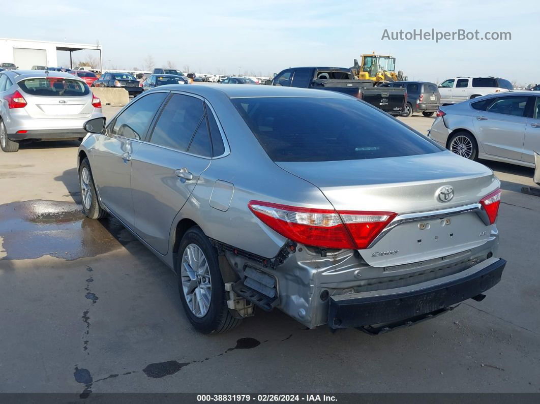 2016 Toyota Camry Le Серебряный vin: 4T1BF1FK8GU263924