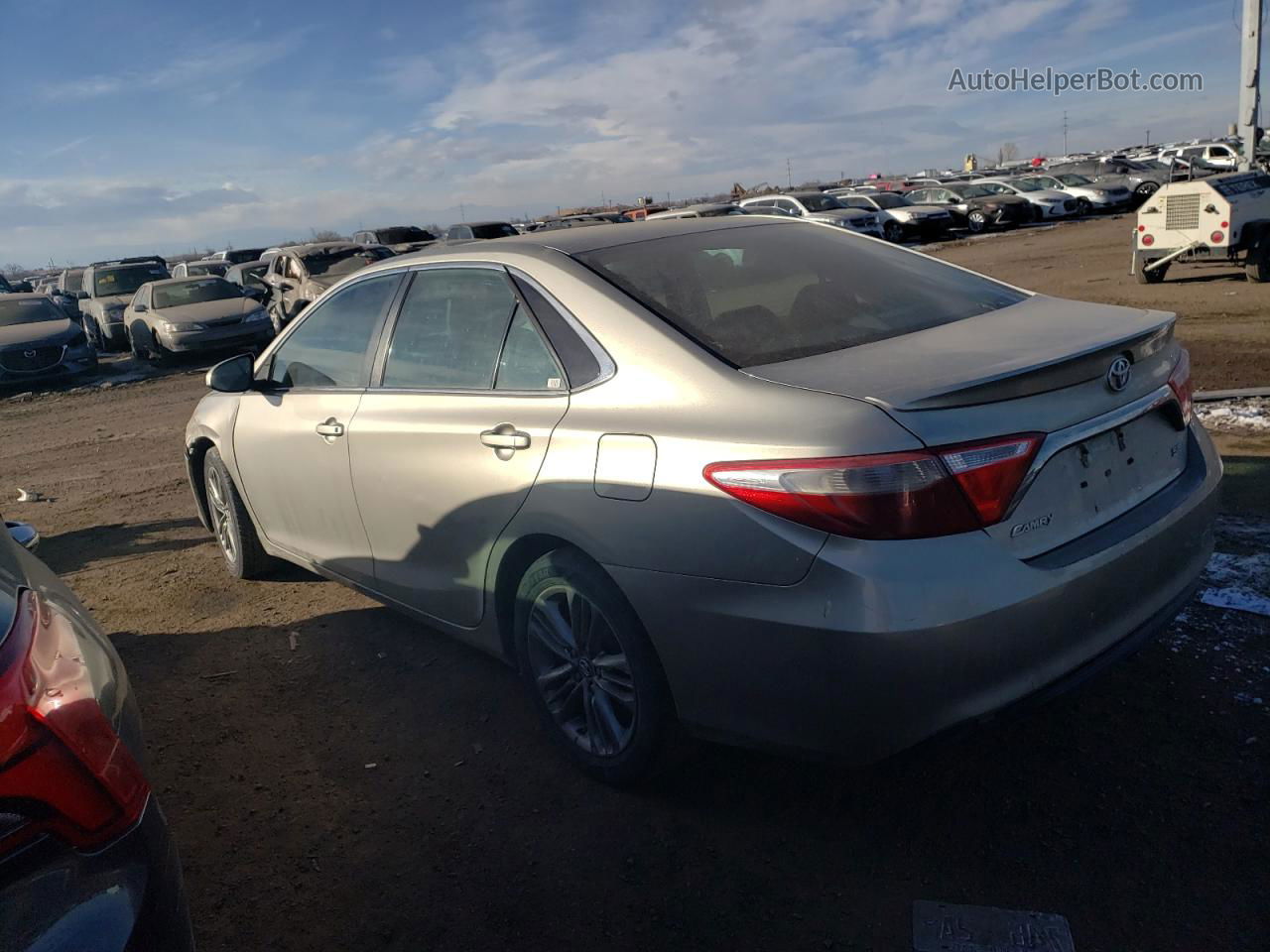 2016 Toyota Camry Le Gold vin: 4T1BF1FK8GU536442