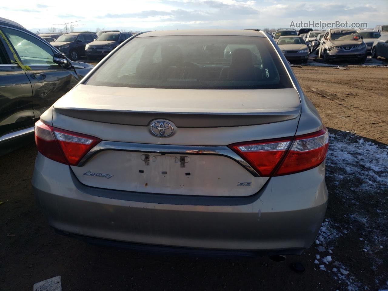 2016 Toyota Camry Le Gold vin: 4T1BF1FK8GU536442