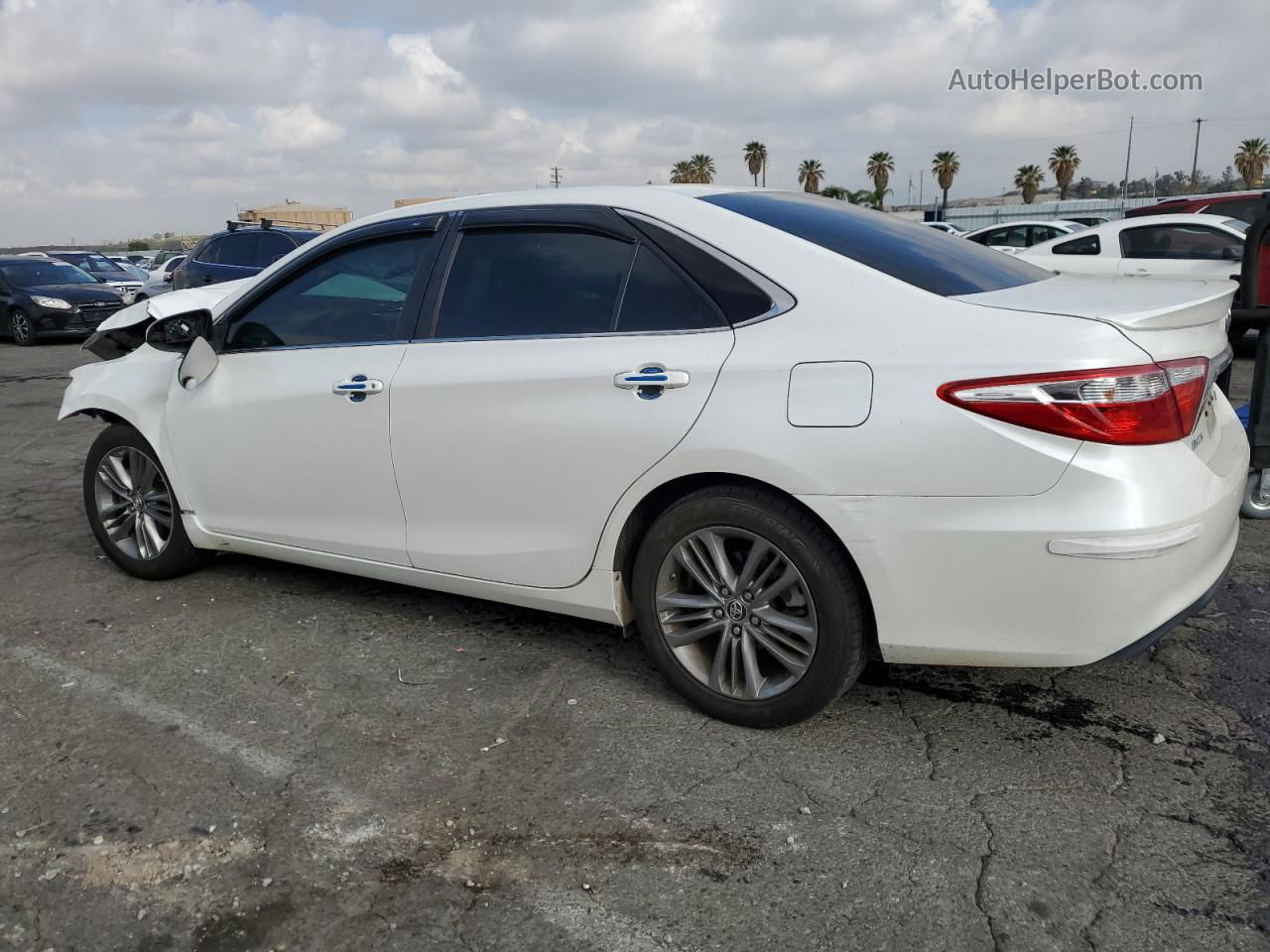 2016 Toyota Camry Le White vin: 4T1BF1FK9GU127334