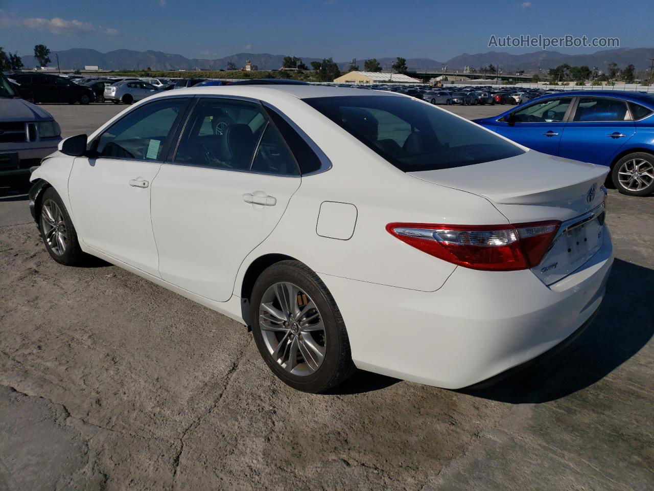 2016 Toyota Camry Le White vin: 4T1BF1FK9GU234299