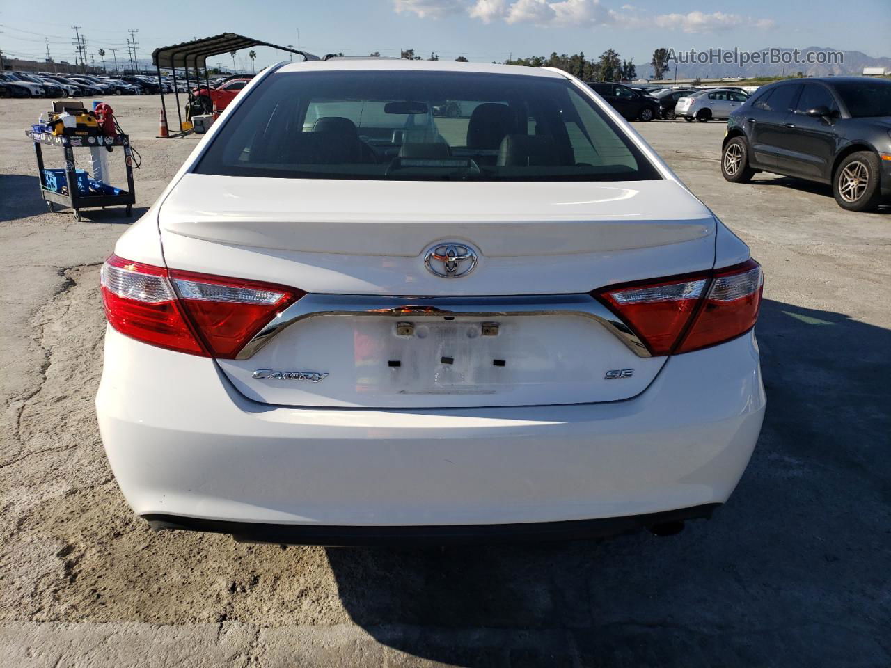 2016 Toyota Camry Le White vin: 4T1BF1FK9GU234299