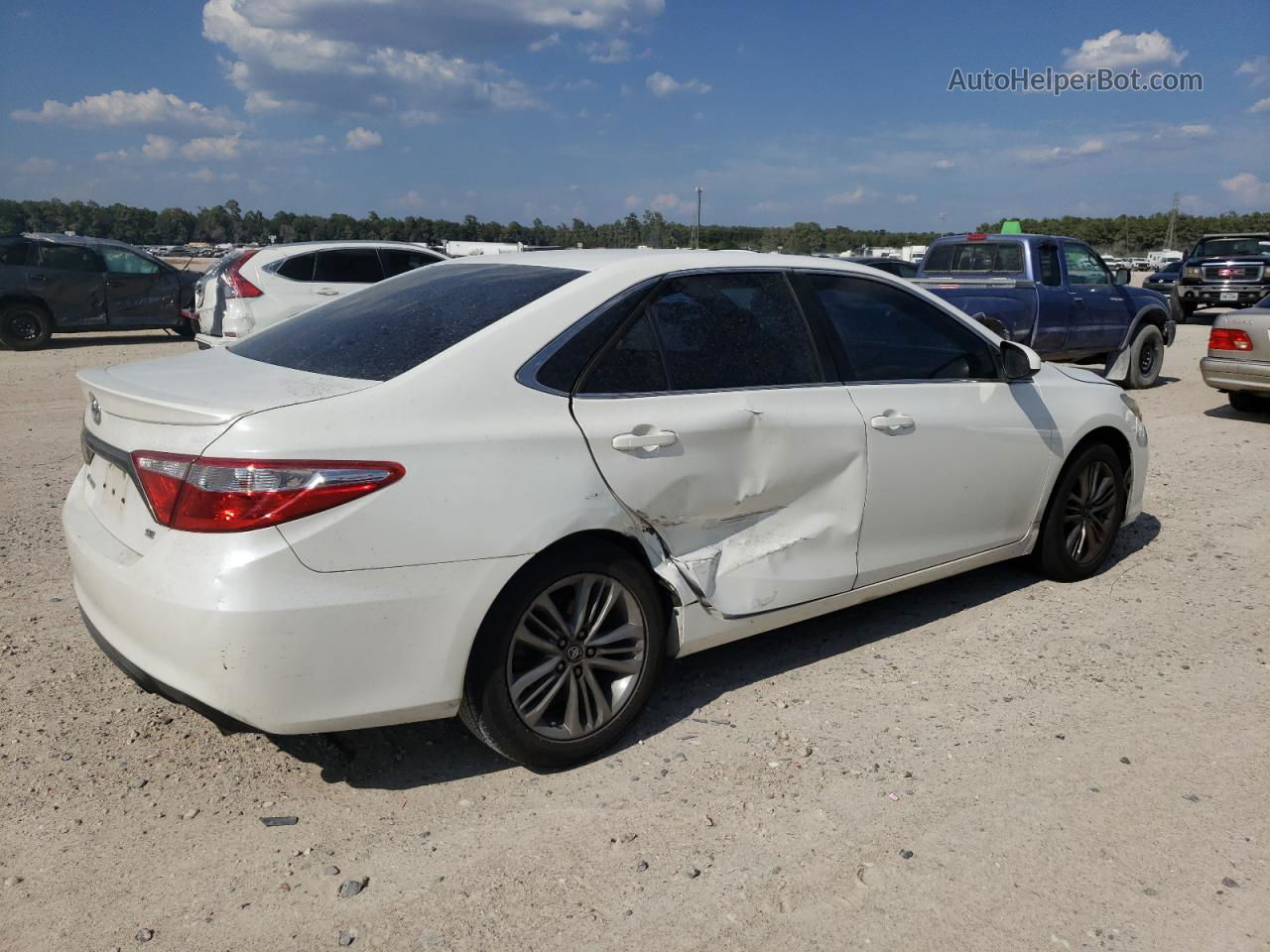 2016 Toyota Camry Le White vin: 4T1BF1FK9GU557719