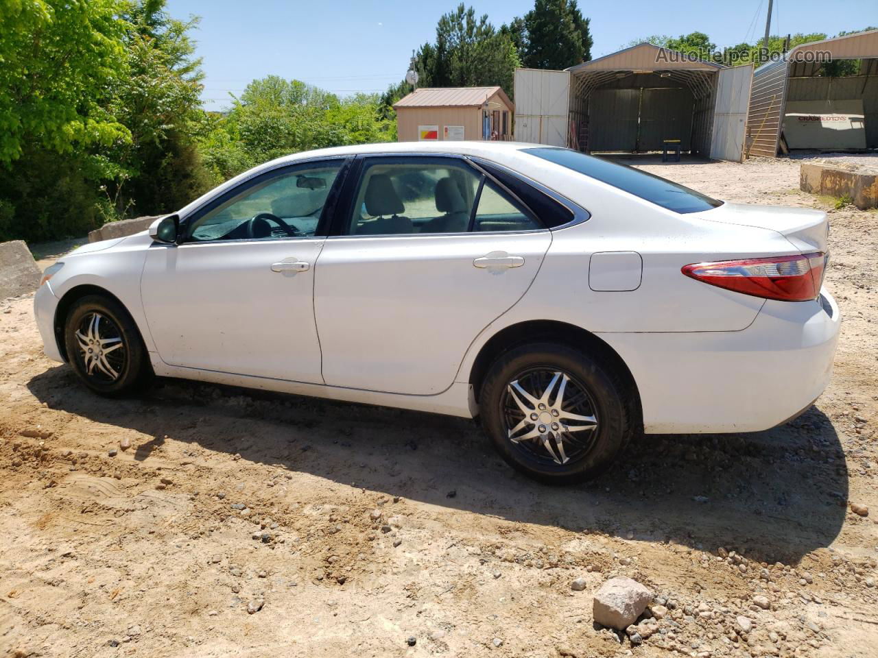 2017 Toyota Camry Le White vin: 4T1BF1FK9HU444905