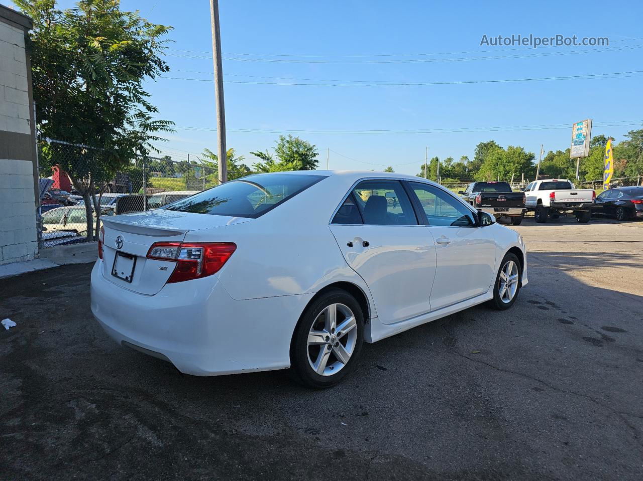 2012 Toyota Camry Base White vin: 4T1BF1FKXCU195295