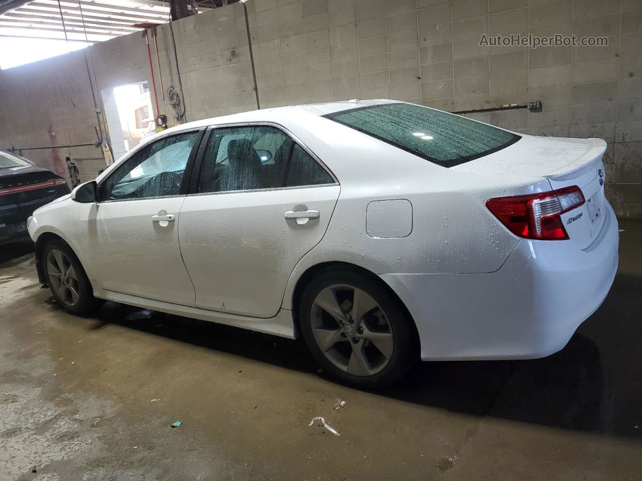 2012 Toyota Camry Base White vin: 4T1BF1FKXCU622555