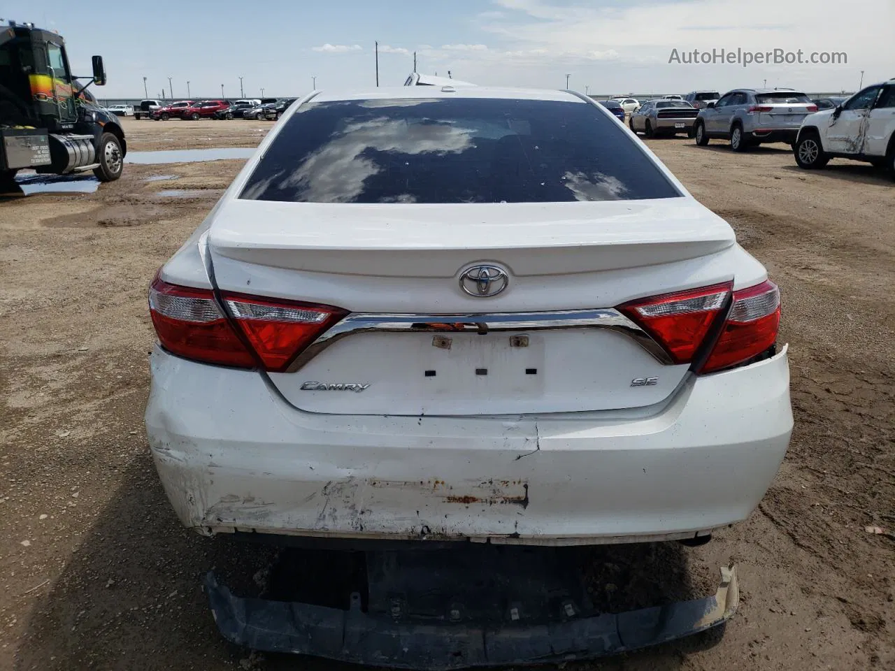 2016 Toyota Camry Le White vin: 4T1BF1FKXGU135815