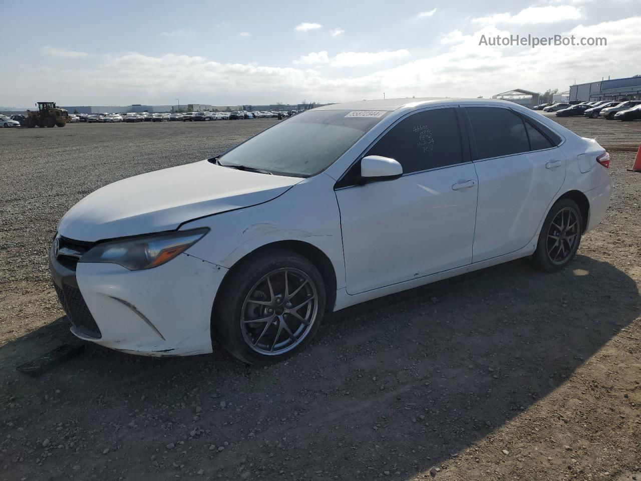 2016 Toyota Camry Le White vin: 4T1BF1FKXGU144370