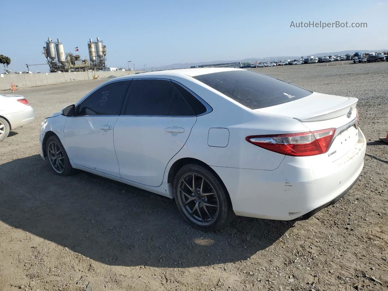 2016 Toyota Camry Le White vin: 4T1BF1FKXGU144370