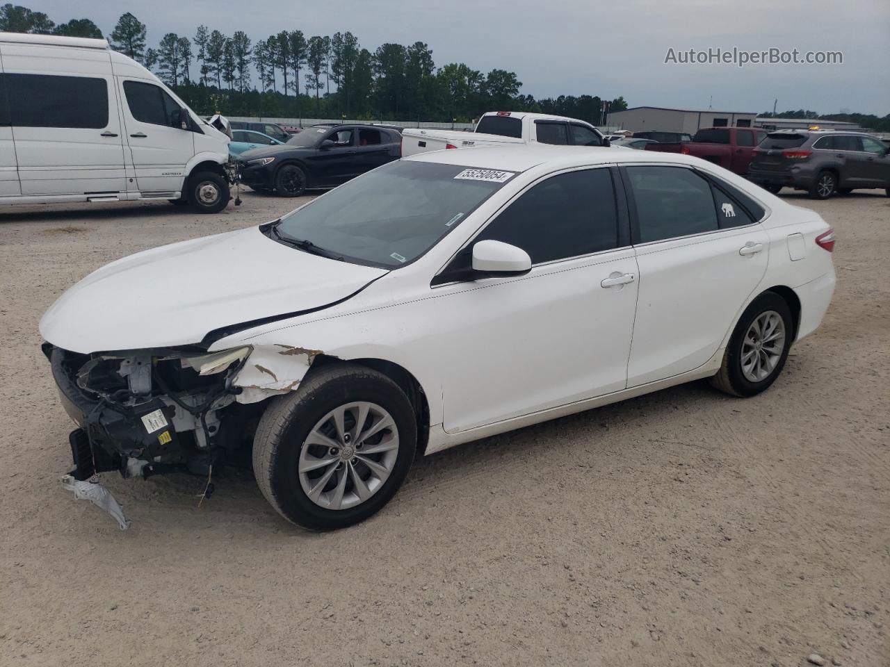 2016 Toyota Camry Le White vin: 4T1BF1FKXGU156406