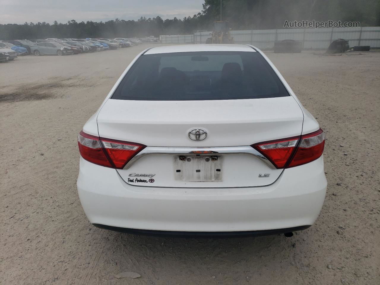 2016 Toyota Camry Le White vin: 4T1BF1FKXGU156406