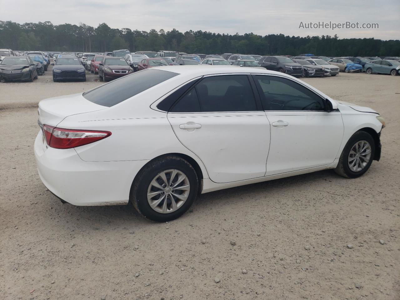 2016 Toyota Camry Le Белый vin: 4T1BF1FKXGU156406