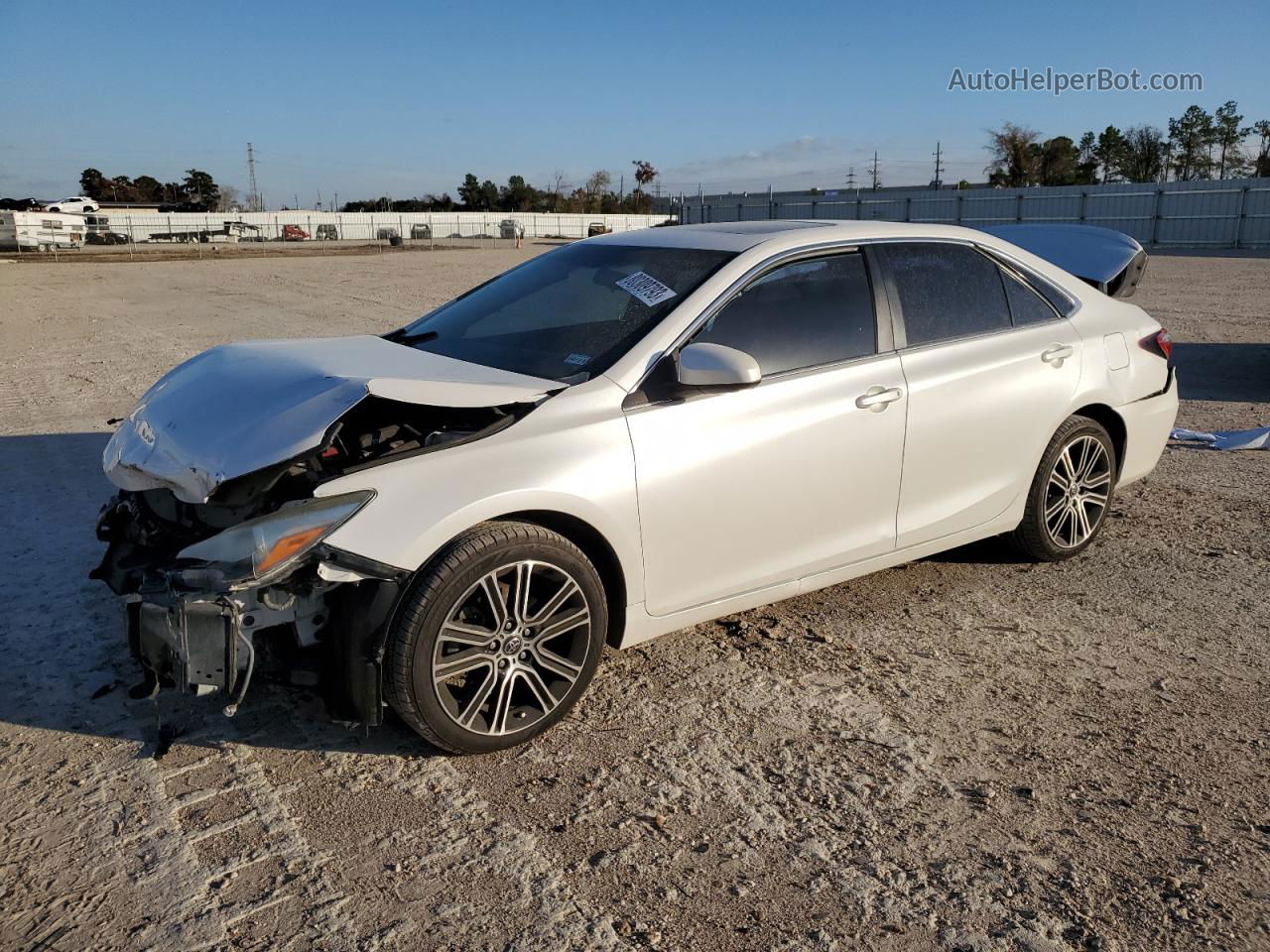 2016 Toyota Camry Le Белый vin: 4T1BF1FKXGU190961