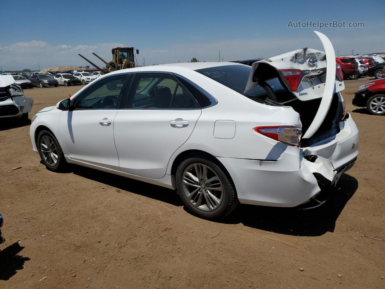 2016 Toyota Camry Le White vin: 4T1BF1FKXGU503992